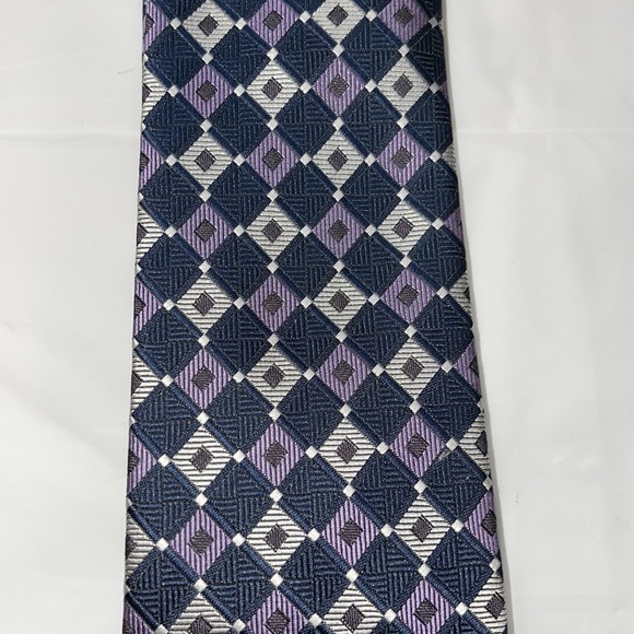 Alexander Julian men’s tie in dark navy, and purple and silver diamond pattern. - Picture 2 of 4